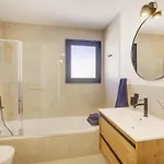 Sunshine The View - Piscina, Aire Acondicionado (adults Only)